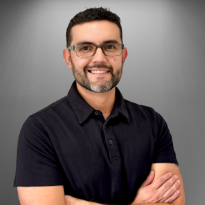 Moises  Castro